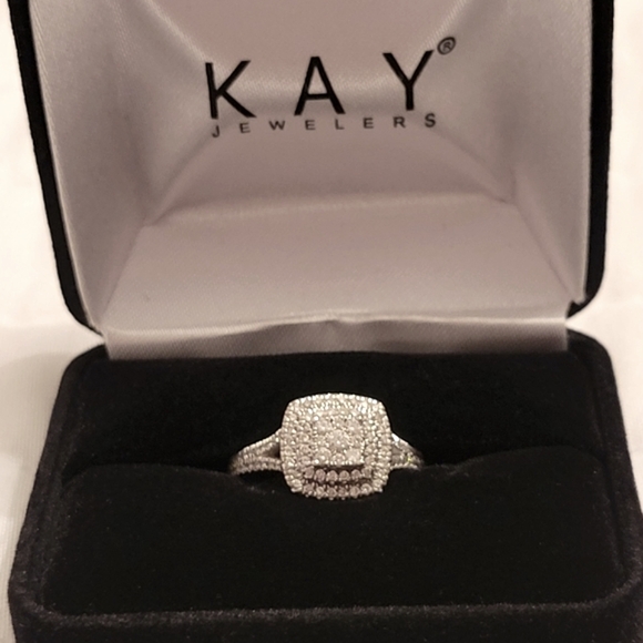 Kays Jewelers Engagement Ring - Picture 4 of 12